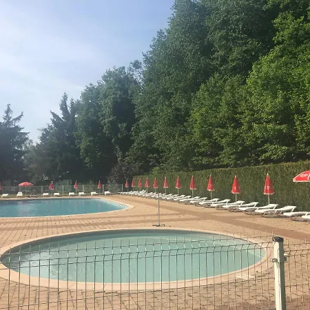 Les Lupins Kamp alanı 3*