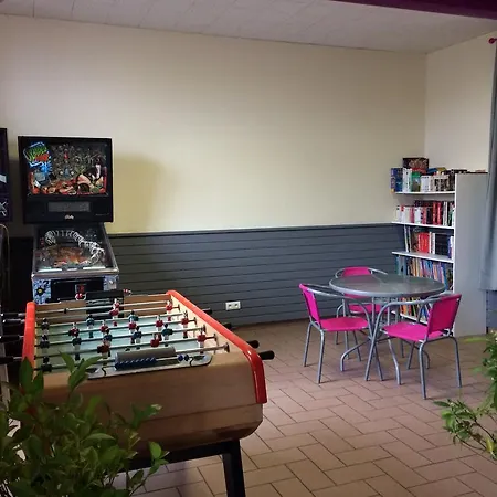 Les Lupins Kamp alanı